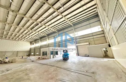 Warehouse - Studio - 2 Bathrooms for rent in Dubai Industrial City - Dubai