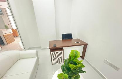 Business Centre - Studio - 1 Bathroom for rent in Red Avenue - Al Garhoud - Dubai