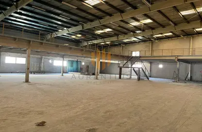 Warehouse - Studio - 5 Bathrooms for rent in Jebel Ali Industrial 1 - Jebel Ali Industrial - Jebel Ali - Dubai