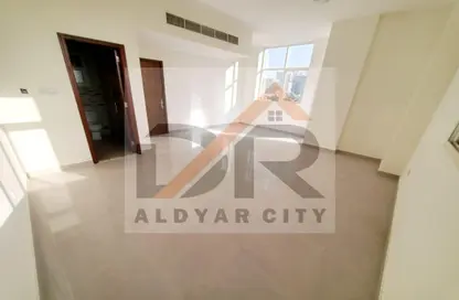 Apartment - 2 Bedrooms - 3 Bathrooms for rent in Al Rumailah building - Al Rumailah 2 - Al Rumaila - Ajman