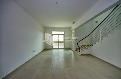 Townhouse - 2 Bedrooms - 3 Bathrooms for rent in Waterfall District - Al Ghadeer - Abu Dhabi