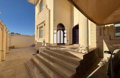 Villa - 6 Bedrooms - 6 Bathrooms for rent in Shakhbout City - Abu Dhabi