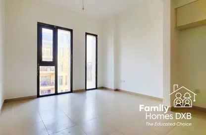 Apartment - 1 Bathroom for rent in Hayat Boulevard-2A - Hayat Boulevard - Town Square - Dubai