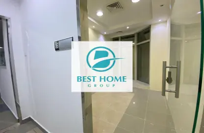 Office Space - Studio - 4 Bathrooms for rent in Khalidiya Centre - Cornich Al Khalidiya - Al Khalidiya - Abu Dhabi