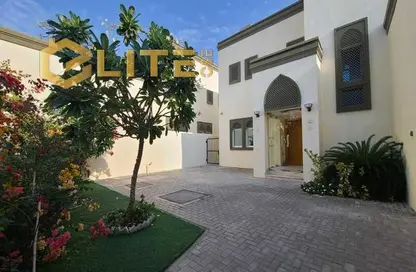 Villa - 3 Bedrooms - 4 Bathrooms for rent in Regional - Jumeirah Park - Dubai