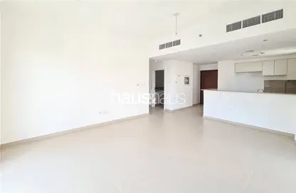 Apartment - 3 Bedrooms - 3 Bathrooms for rent in Zahra Apartments 1B - Zahra Apartments - Town Square - Dubai