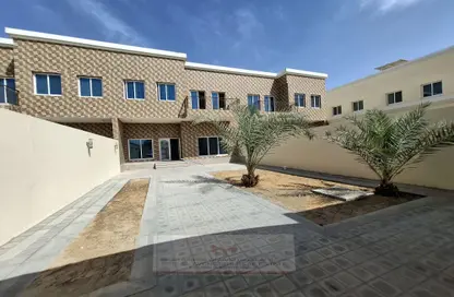 Villa - 4 Bedrooms - 6 Bathrooms for rent in Mohamed Bin Zayed Centre - Mohamed Bin Zayed City - Abu Dhabi