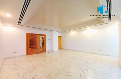 Apartment - 2 Bedrooms - 2 Bathrooms for rent in Landmark Tower - Corniche Road - Abu Dhabi