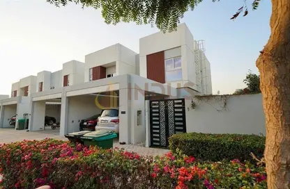 Villa - 4 Bedrooms - 5 Bathrooms for sale in Amaranta 3 - Villanova - Dubai Land - Dubai