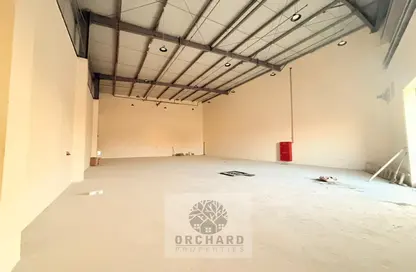 Warehouse - Studio - 2 Bathrooms for rent in Al Sajaa S - Al Sajaa - Sharjah