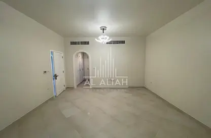 Villa - 2 Bedrooms - 3 Bathrooms for rent in Al Mushrif Villas - Al Mushrif - Abu Dhabi