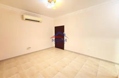 Apartment - 1 Bathroom for rent in Airport Road - Abu Dhabi