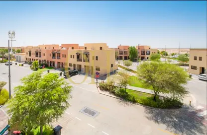 Townhouse - 2 Bedrooms - 3 Bathrooms for rent in Zone 8 - Hydra Village - Abu Dhabi