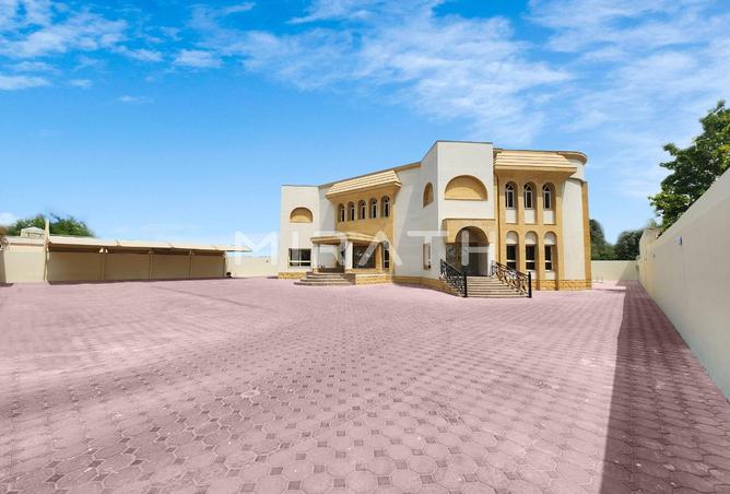 Villa - 5 Bedrooms - 6 Bathrooms for rent in Umm Suqeim 2 Villas - Umm Suqeim 2 - Umm Suqeim - Dubai