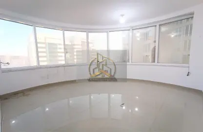 Apartment - 4 Bedrooms - 5 Bathrooms for rent in Khalifa Street - Abu Dhabi