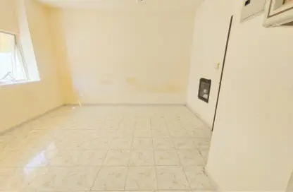 Apartment - 1 Bathroom for rent in Muwaileh 3 Building - Muwaileh - Sharjah