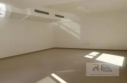 Townhouse - 3 Bedrooms - 4 Bathrooms for sale in Nasma Residence - Al Tai - Sharjah