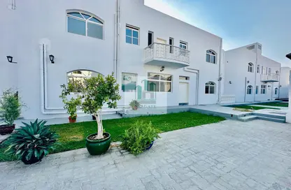 Outdoor House image for: Villa - 4 Bedrooms - 5 Bathrooms for rent in Umm Suqeim 2 Villas - Umm Suqeim 2 - Umm Suqeim - Dubai, Image 1