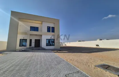 Villa - 4 Bedrooms - 5 Bathrooms for rent in Al Warsan 1 - Al Warsan - Dubai