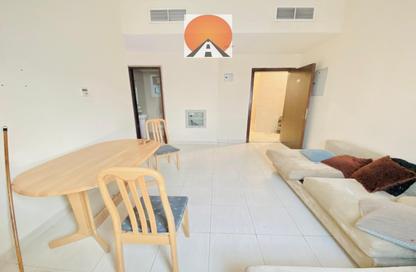 Apartment - 2 Bedrooms - 2 Bathrooms for rent in Muwailih Building - Muwaileh - Sharjah