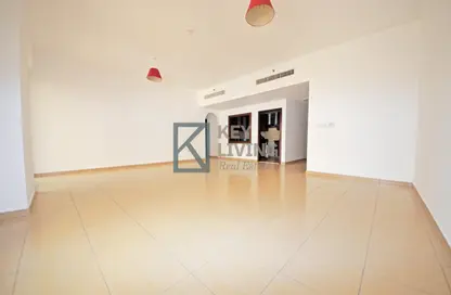 Apartment - 2 Bedrooms - 3 Bathrooms for sale in Rimal 4 - Rimal - Jumeirah Beach Residence - Dubai