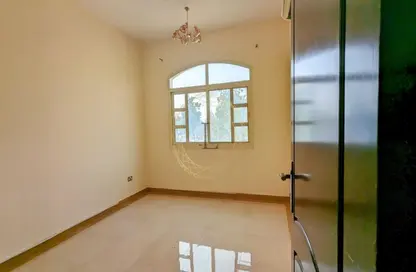 Apartment - 2 Bedrooms - 1 Bathroom for rent in Hai Al Qalaa - Al Jaheli - Al Ain