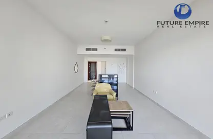 Apartment - 3 Bedrooms - 5 Bathrooms for rent in Al Waleed Garden - Al Jaddaf - Dubai