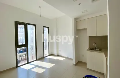 Apartment - 1 Bathroom for rent in Hayat Boulevard-2A - Hayat Boulevard - Town Square - Dubai