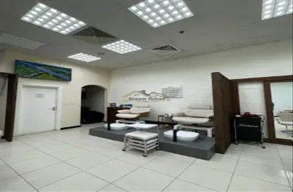 Shop - Studio - 1 Bathroom for rent in Oud Metha - Bur Dubai - Dubai