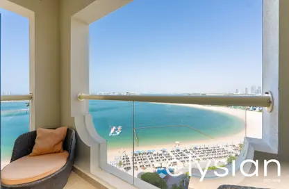 Apartment - 2 Bedrooms - 3 Bathrooms for rent in Al Nabat - Shoreline Apartments - Palm Jumeirah - Dubai