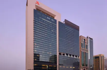 Apartment - 1 Bedroom - 2 Bathrooms for rent in Marriott Executive Apartments Downtown Abu Dhabi - Al Tibbiya - Abu Dhabi