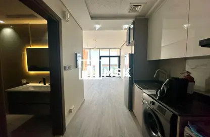 Apartment - 1 Bathroom for rent in Binghatti Crystals - Dubai Silicon Oasis - Dubai