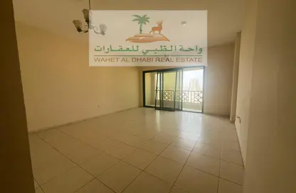 Apartment - 2 Bedrooms - 2 Bathrooms for rent in Rolla Square - Rolla Area - Sharjah