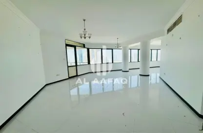 Apartment - 3 Bedrooms - 4 Bathrooms for rent in Al Mamzar - Sharjah - Sharjah