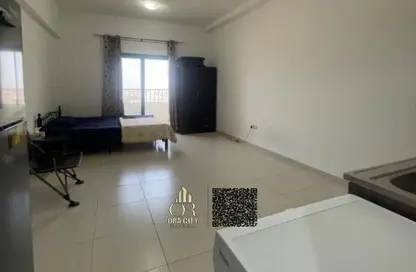 Apartment - 1 Bathroom for sale in Smart Tower 1 - Al Amerah - Ajman