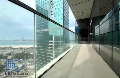 Apartment - 3 Bedrooms - 4 Bathrooms for rent in Lake View Tower - Corniche Road - Abu Dhabi