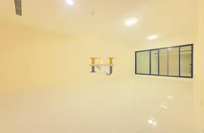 Apartment - 2 Bedrooms - 2 Bathrooms for rent in Mankhool Building - Mankhool - Bur Dubai - Dubai