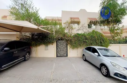 Villa - 3 Bedrooms - 5 Bathrooms for rent in Al Garhoud - Dubai