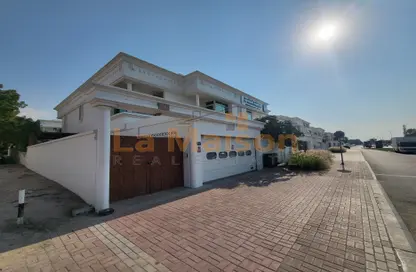 Compound - 4 Bedrooms - 4 Bathrooms for rent in Al Safa - Dubai