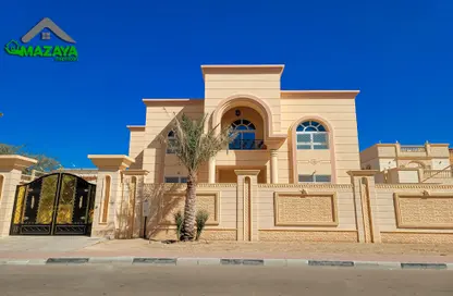 Villa - 4 Bedrooms - 6 Bathrooms for rent in Falaj Hazzaa - Al Ain