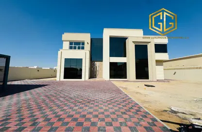 Villa - 5 Bedrooms - 6 Bathrooms for rent in Al Aweer 1 - Al Aweer - Dubai