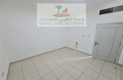 Apartment - 1 Bathroom for rent in Al Majaz 1 - Al Majaz - Sharjah