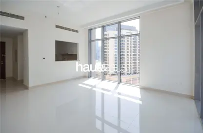 Apartment - 1 Bedroom - 2 Bathrooms for rent in Boulevard Crescent Tower 1 - BLVD Crescent - Downtown Dubai - Dubai