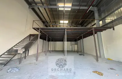 Warehouse - Studio - 1 Bathroom for rent in Al Sajaa - Sharjah