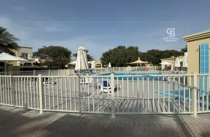 صورة لـ حوض سباحة تاون هاوس - 2 غرف نوم - 2 حمامات للبيع في الينابيع 12 - الينابيع - دبي ، صورة رقم 1