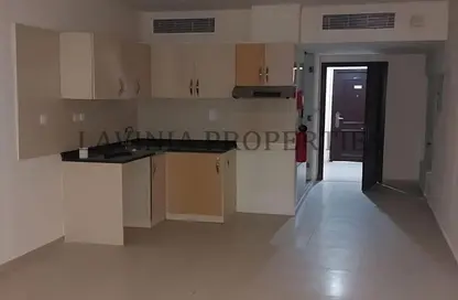 Apartment - 1 Bathroom for rent in Dubai Investment Park (DIP) - Dubai