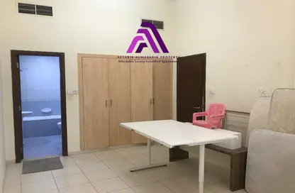 Apartment - 1 Bedroom - 2 Bathrooms for rent in IC1 EMR 09 - Emirates Cluster - International City - Dubai