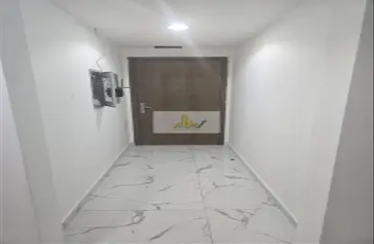 Apartment - 2 Bedrooms - 2 Bathrooms for rent in Oasis Tower - Al Rashidiya 1 - Al Rashidiya - Ajman