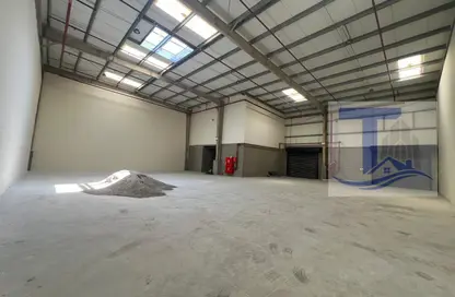 Warehouse - Studio - 2 Bathrooms for rent in KIZAD - Al Samha - Abu Dhabi