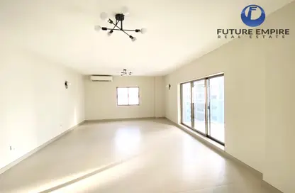 Apartment - 3 Bedrooms - 3 Bathrooms for rent in Riggat Al Buteen - Deira - Dubai